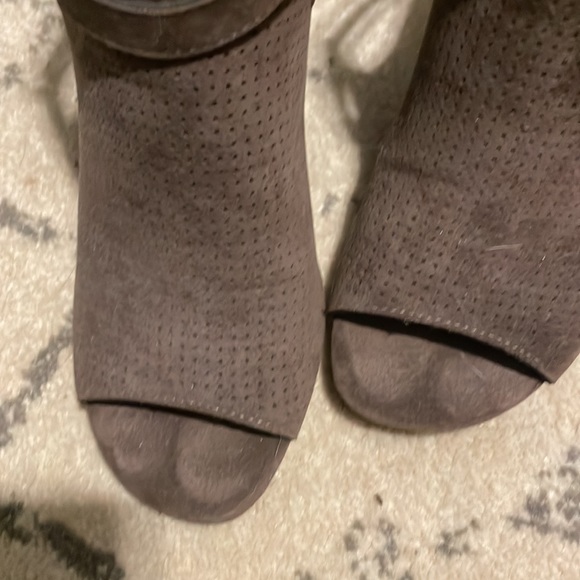 White Mountain Booties - Picture 5 of 8